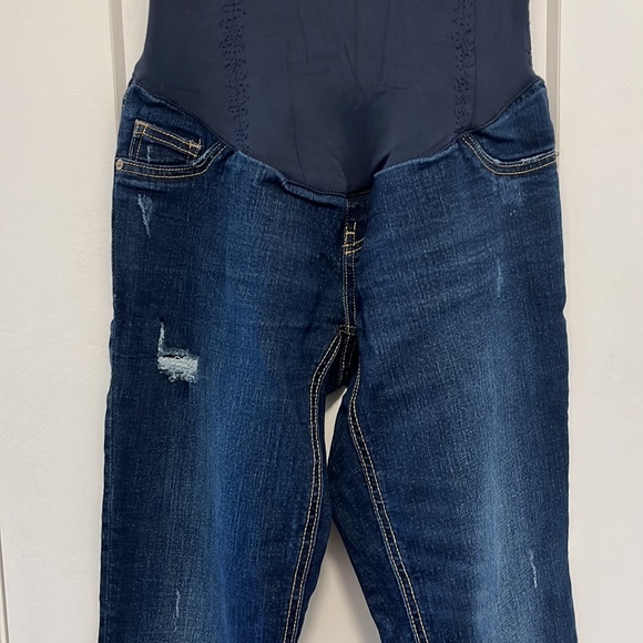 Old Navy boyfriend skinny maternity stretch jeans - Picture 2 of 6